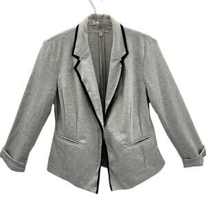 Company Ellen Tracy Gray Contrasting Navy Trim‎ Resort Wear 1 Button Knit Blazer